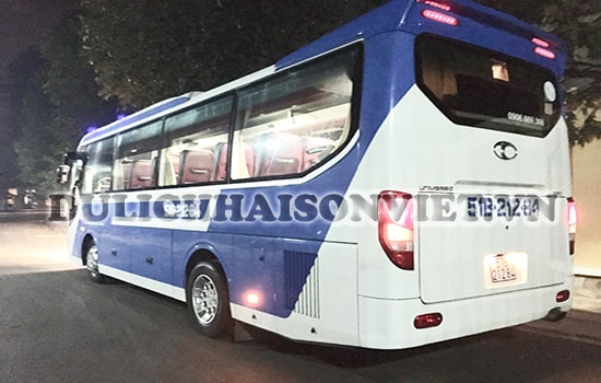 cho-thue-xe-29-33-cho-universe-doi-moi