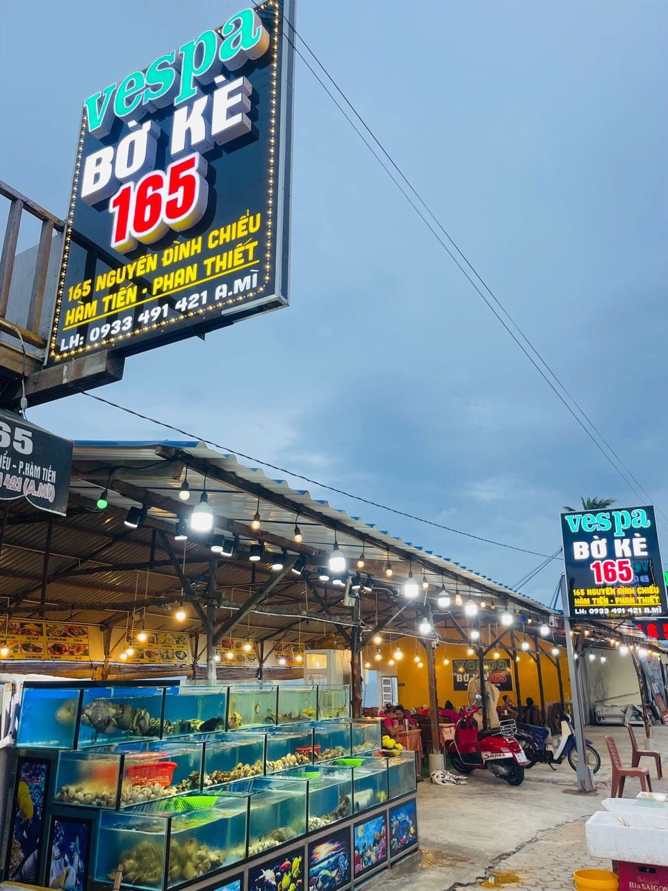 quan-hai-san-bo-ke-vespa-ham-tien